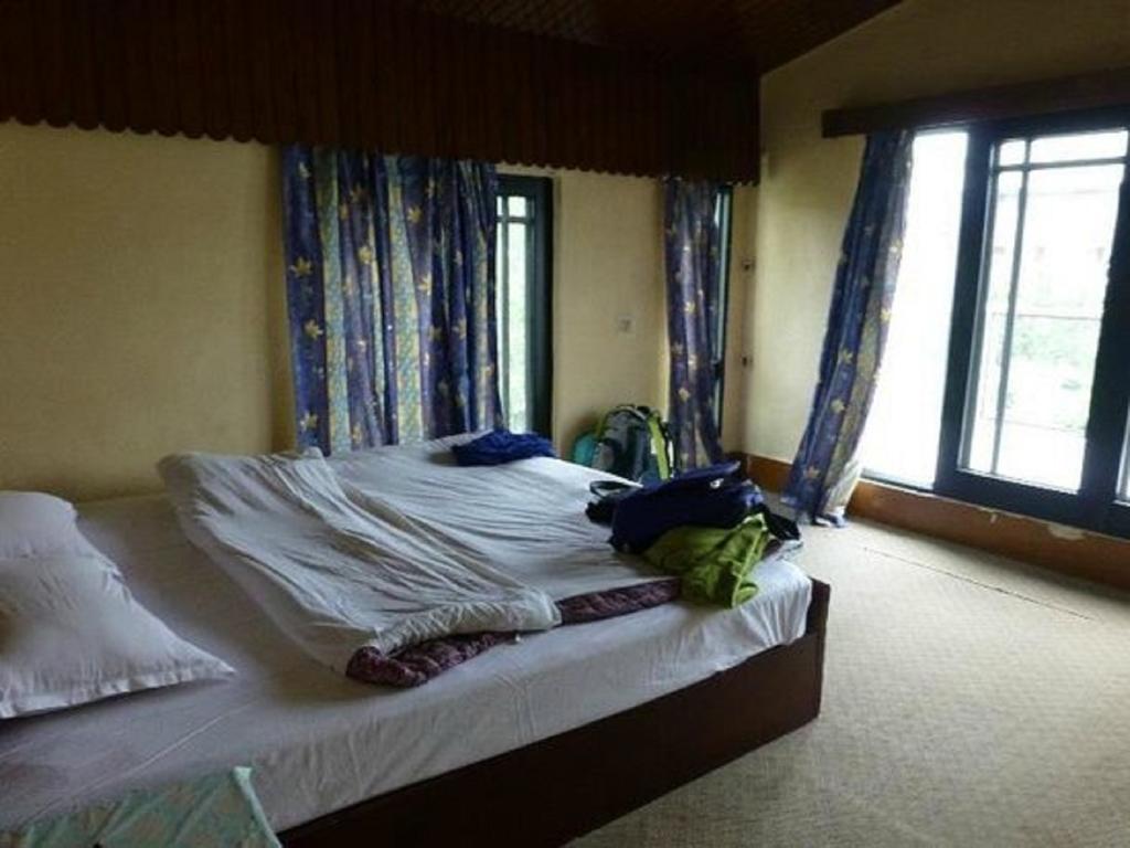 Jeelani Guest House Srīnagar Rum bild